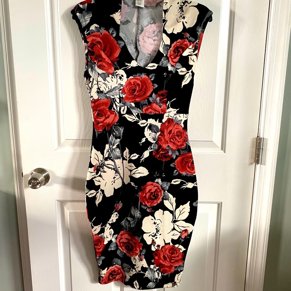 UK2LA Uneckline midi sleeveless floral dress sz md